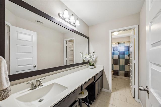 2207 Hannah Creek Court, Pearland, TX 77089