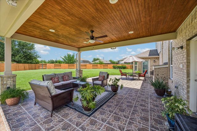 2207 Hannah Creek Court, Pearland, TX 77089