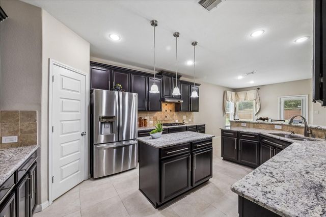 2207 Hannah Creek Court, Pearland, TX 77089