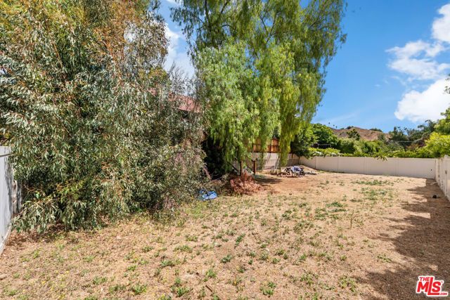 26926 De Berry Drive, Agoura Hills, CA 91301