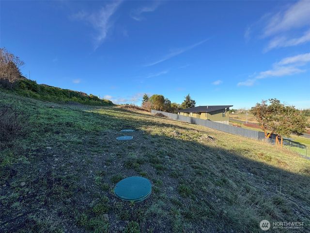 293 Moonlight Drive, Sequim, WA 98382