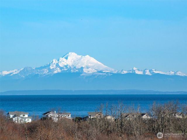 293 Moonlight Drive, Sequim, WA 98382