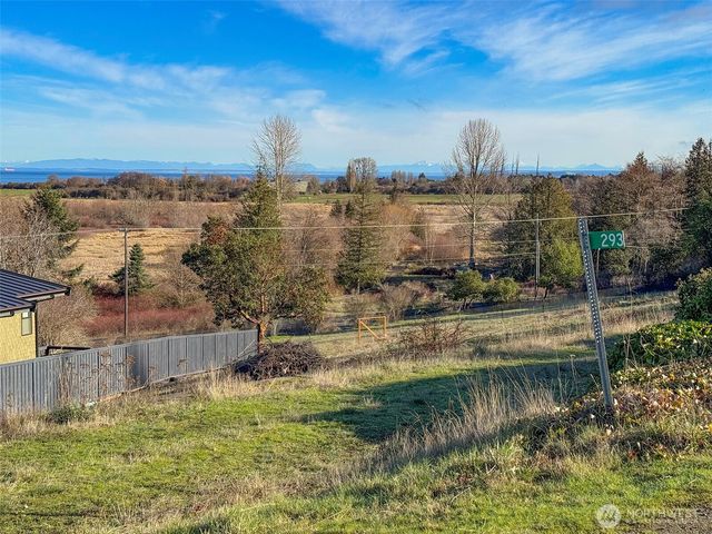 293 Moonlight Drive, Sequim, WA 98382