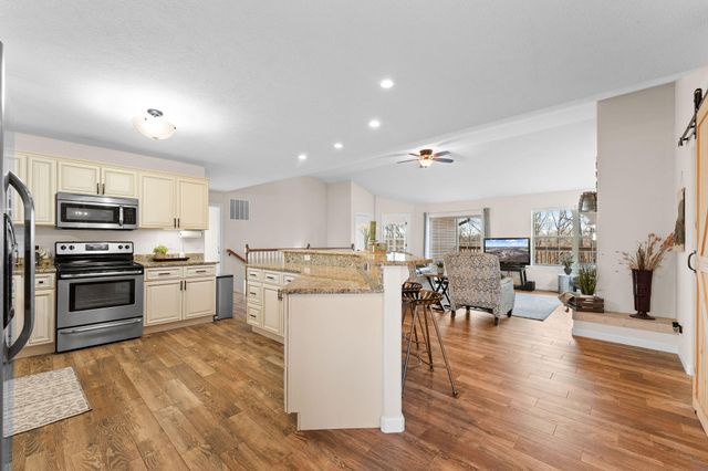 1865 Morningside Falls Boulevard, Blue Eye, MO 65611