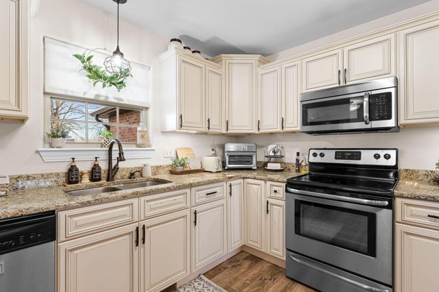 1865 Morningside Falls Boulevard, Blue Eye, MO 65611