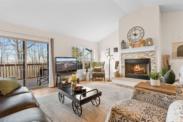 1865 Morningside Falls Boulevard, Blue Eye, MO 65611