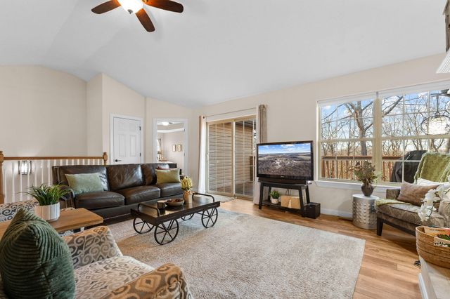 1865 Morningside Falls Boulevard, Blue Eye, MO 65611