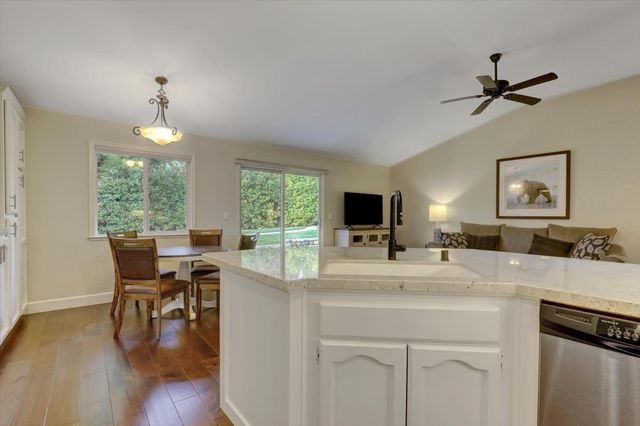 151 Holbrooke way, Grass Valley, CA 95945