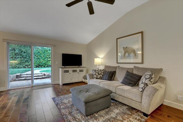 151 Holbrooke way, Grass Valley, CA 95945