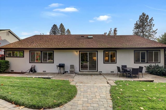 151 Holbrooke way, Grass Valley, CA 95945