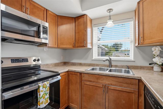 4400 13TH AVENUE N, St Petersburg, FL 33713