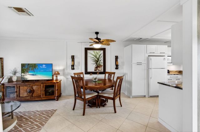 2533 Dudley Dr W Unit E, West Palm Beach, FL 33415