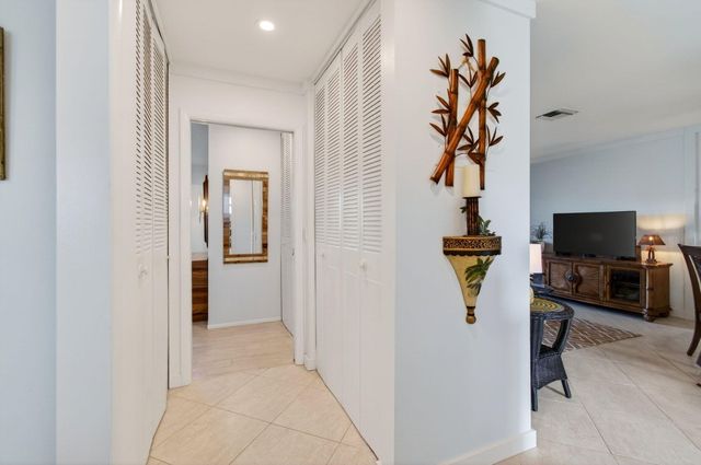 2533 Dudley Dr W Unit E, West Palm Beach, FL 33415