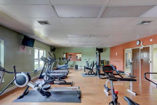 2533 Dudley Dr W Unit E, West Palm Beach, FL 33415