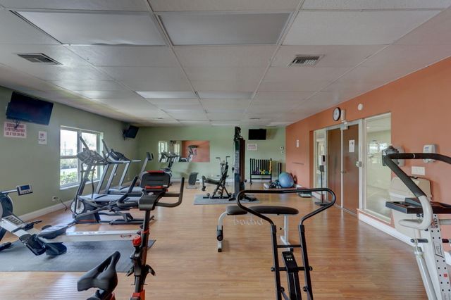 2533 Dudley Dr W Unit E, West Palm Beach, FL 33415