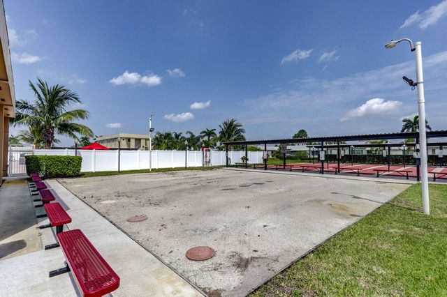 2533 Dudley Dr W Unit E, West Palm Beach, FL 33415