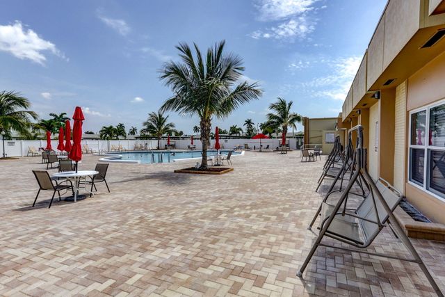 2533 Dudley Dr W Unit E, West Palm Beach, FL 33415