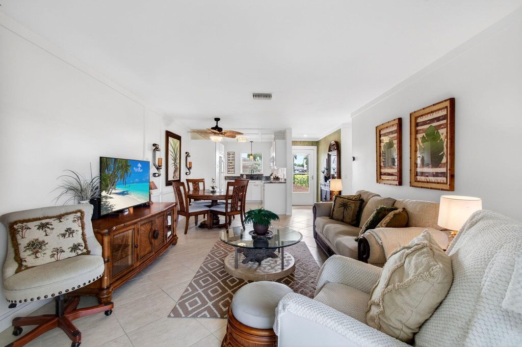 2533 Dudley Dr W Unit E, West Palm Beach, FL 33415