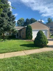 714 N Lakeside Drive, Vernon Hills, IL 60061