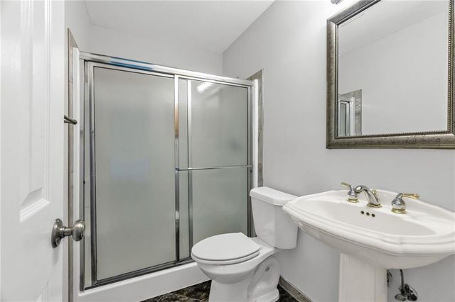 5702 N Highland Avenue, Kansas City, MO 64118