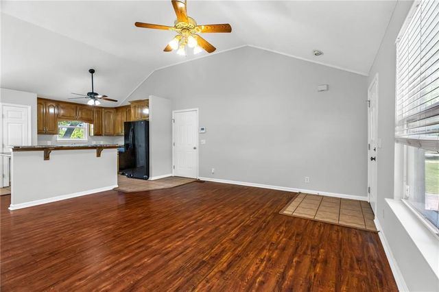 5702 N Highland Avenue, Kansas City, MO 64118