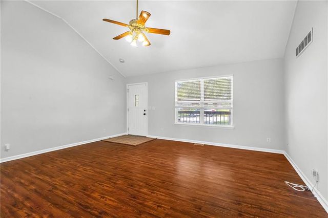 5702 N Highland Avenue, Kansas City, MO 64118