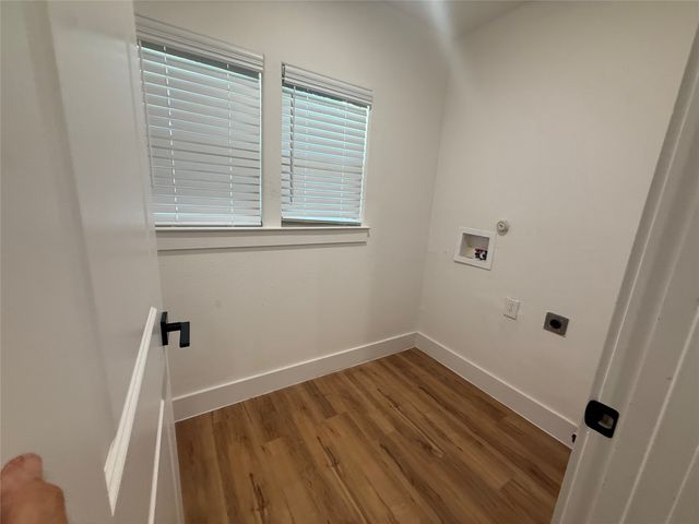 905 E 10th Street, Bonham, TX 75418