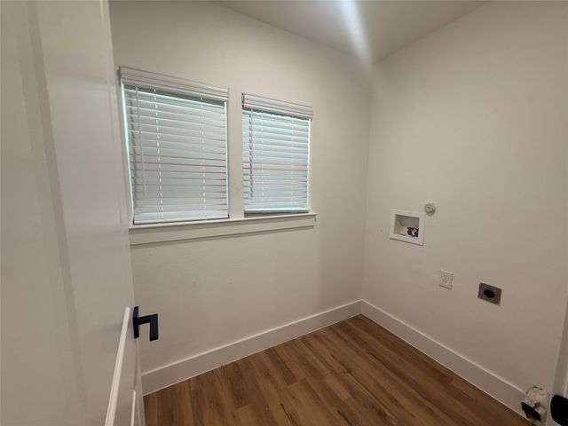 905 E 10th Street, Bonham, TX 75418