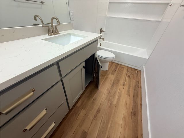 905 E 10th Street, Bonham, TX 75418