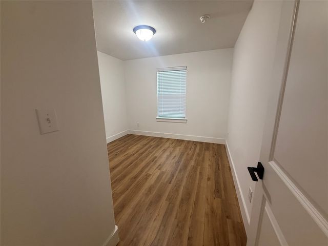 905 E 10th Street, Bonham, TX 75418