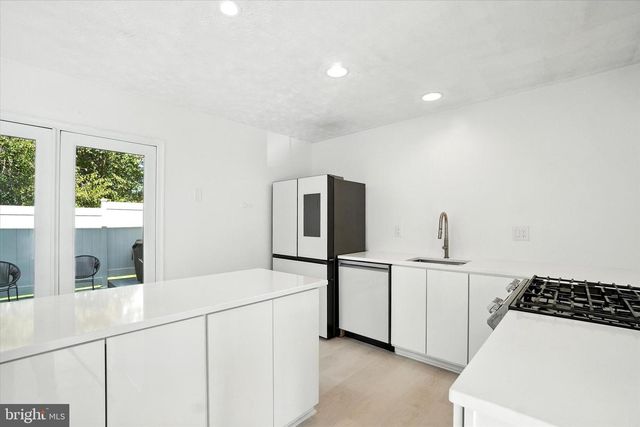 156 COUNTRY RIDGE DR, Red Lion, PA 17356