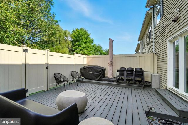 156 COUNTRY RIDGE DR, Red Lion, PA 17356