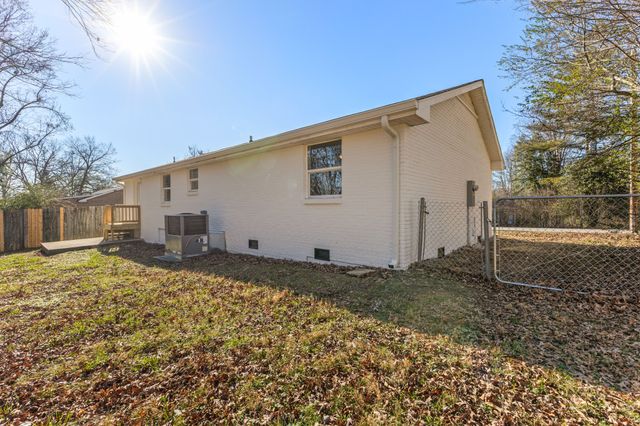 1029 Granada Rd, Ashland City, TN 37015