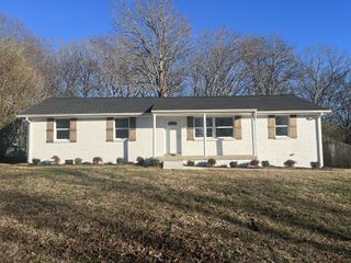 1029 Granada Rd, Ashland City, TN 37015