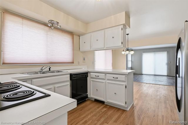 12811 Glenview Drive, Plymouth, MI 48170