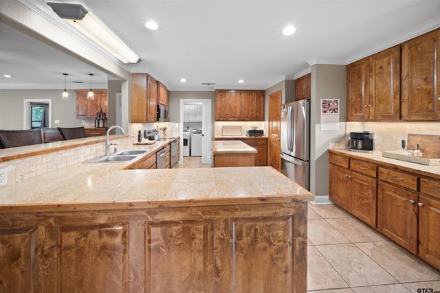 155 Fairway Dr, Bullard, TX 75757