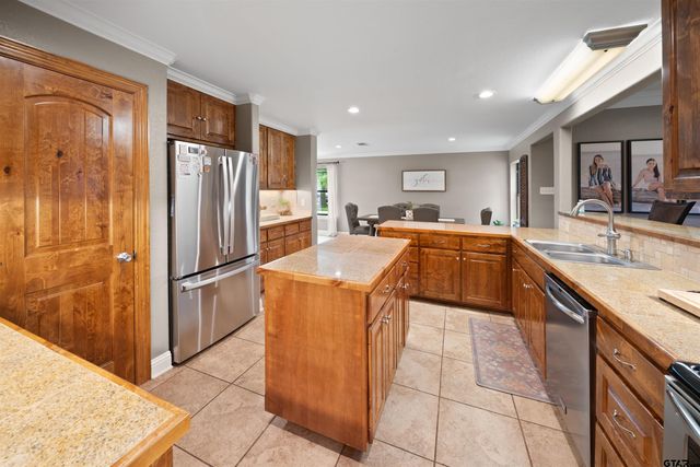 155 Fairway Dr, Bullard, TX 75757