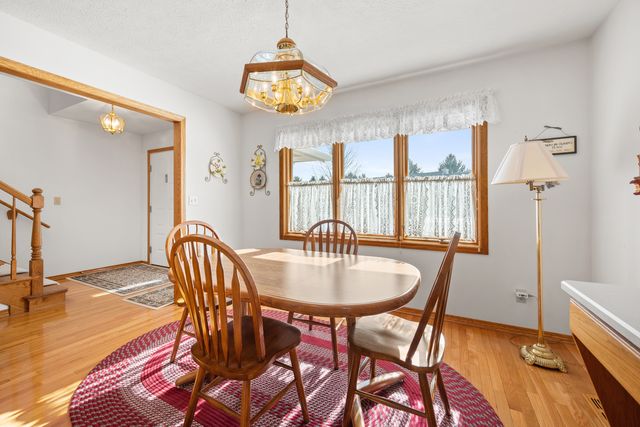 1755 Brock Circle, Sycamore, IL 60178