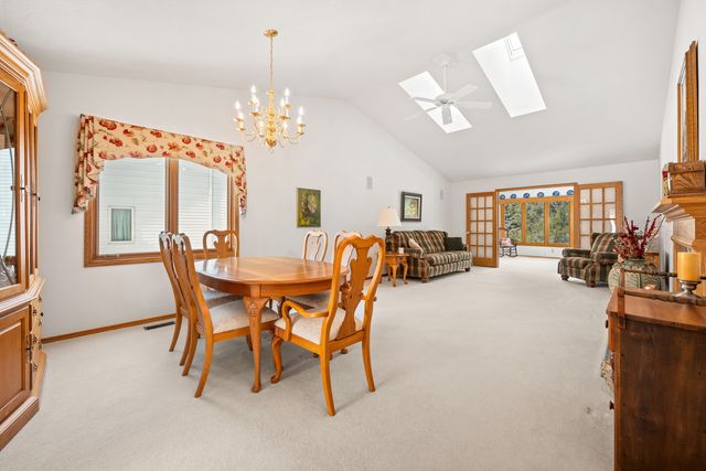 1755 Brock Circle, Sycamore, IL 60178