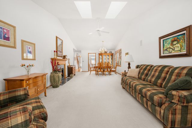 1755 Brock Circle, Sycamore, IL 60178