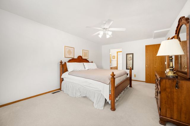 1755 Brock Circle, Sycamore, IL 60178