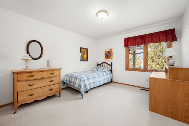 1755 Brock Circle, Sycamore, IL 60178