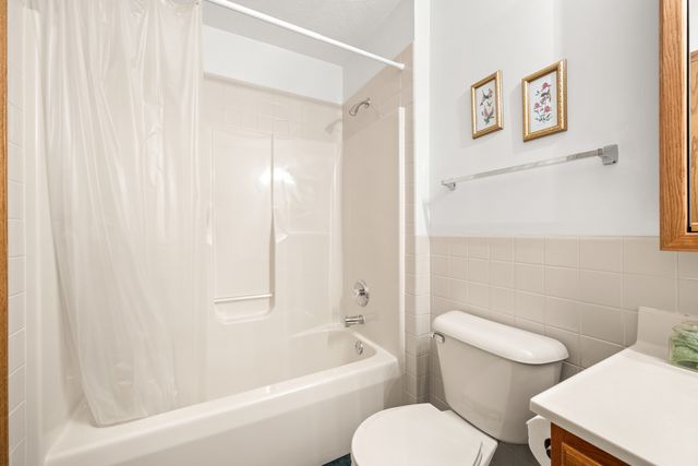 1755 Brock Circle, Sycamore, IL 60178