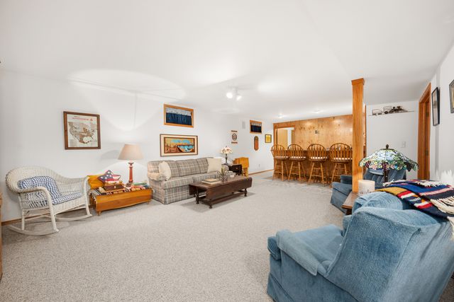 1755 Brock Circle, Sycamore, IL 60178