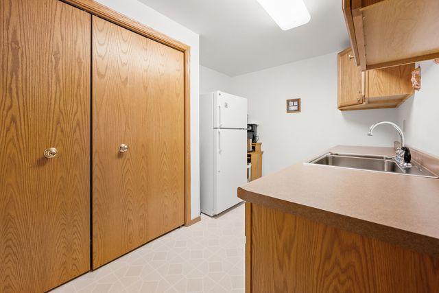 1755 Brock Circle, Sycamore, IL 60178