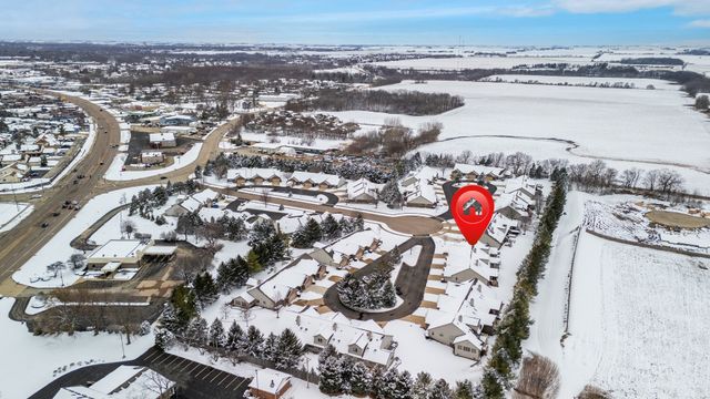 1755 Brock Circle, Sycamore, IL 60178