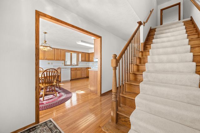 1755 Brock Circle, Sycamore, IL 60178