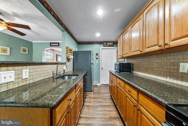 114 LAKEVIEW DR, Ridley Park, PA 19078