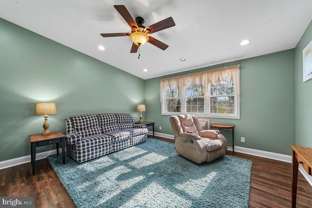 114 LAKEVIEW DR, Ridley Park, PA 19078