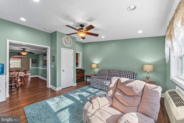 114 LAKEVIEW DR, Ridley Park, PA 19078